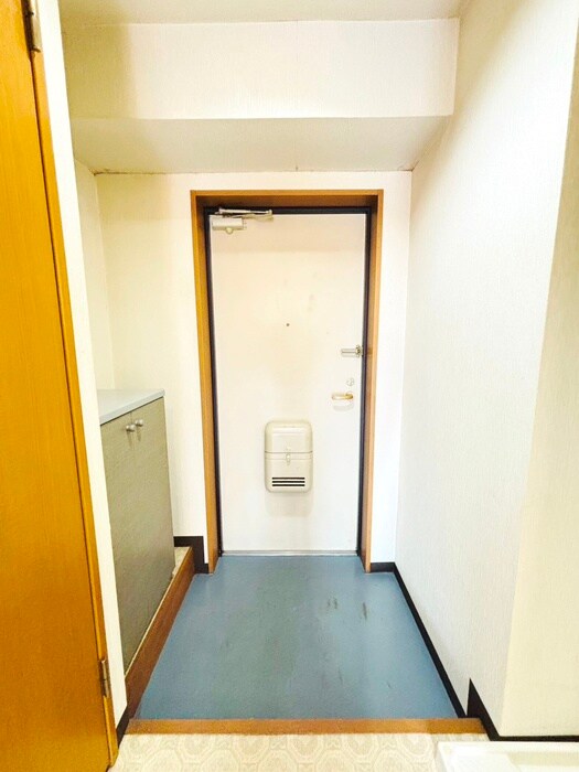 物件内観写真13　(玄関)