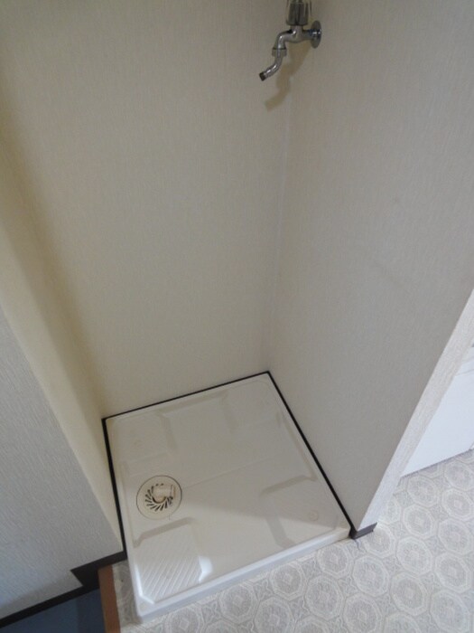 物件内観写真14　(洗濯機置場)