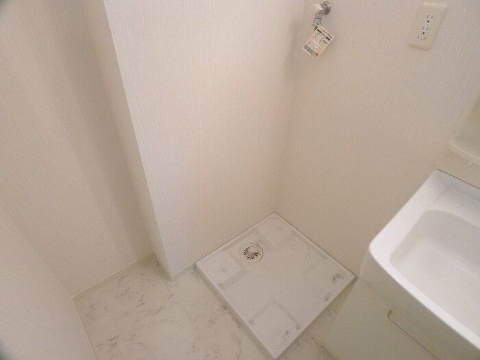 物件内観写真16　(洗濯機置場)