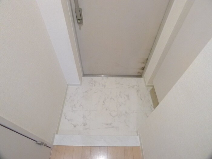 物件内観写真17　(玄関)