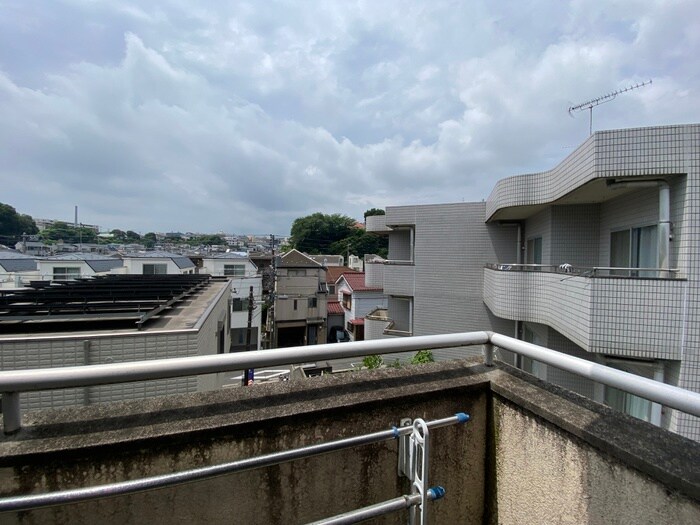 物件内観写真12　(室内からの展望)