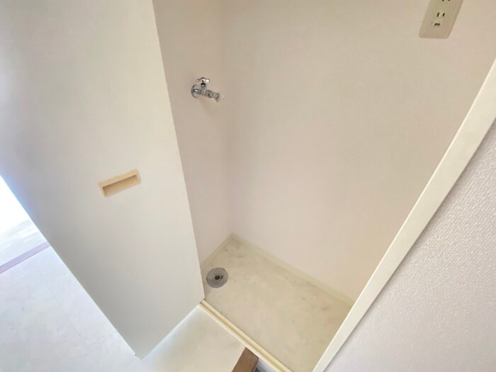 物件内観写真13　(洗濯機置場)