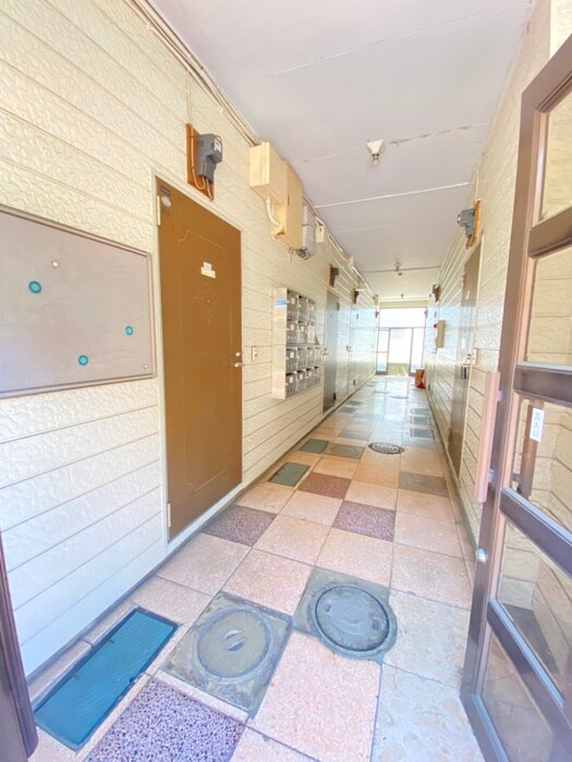 物件外観写真3　(エントランス部分)