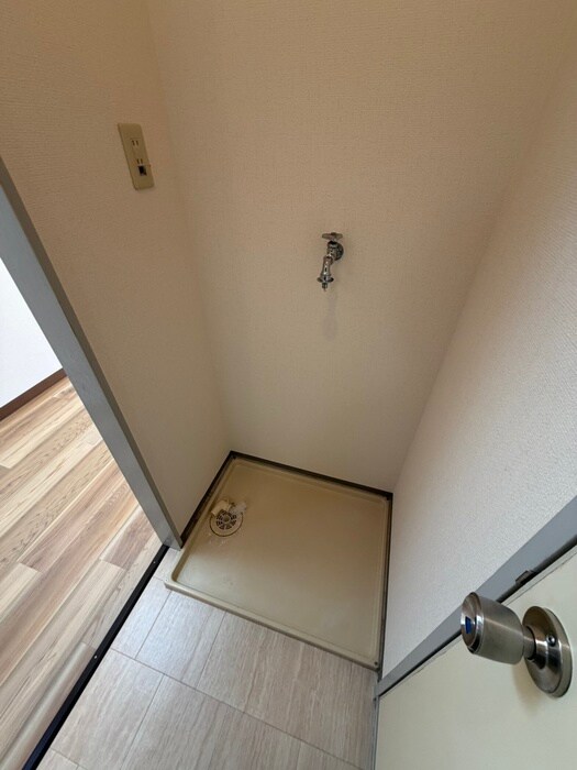 物件内観写真13　(洗濯機置場)