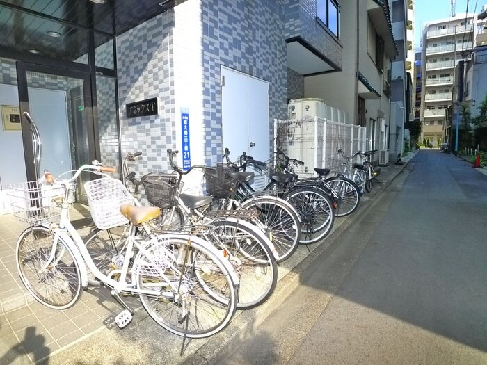 物件外観写真2　(駐輪場)