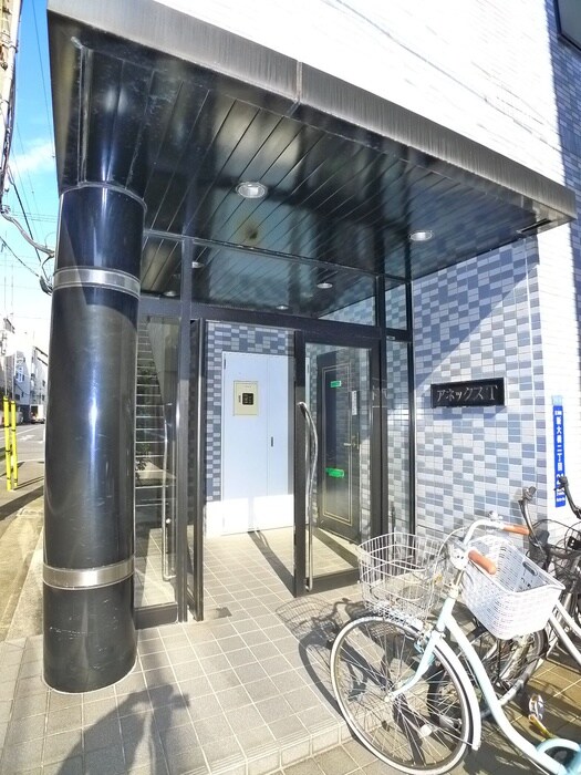 物件外観写真4　(エントランス部分)