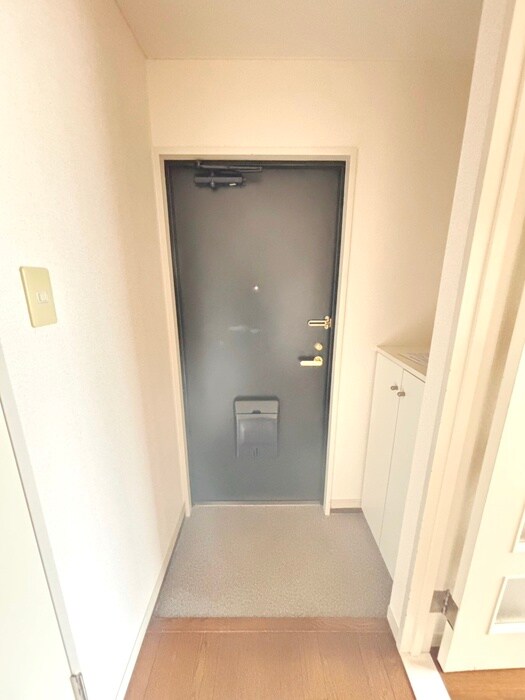 物件内観写真16　(玄関)