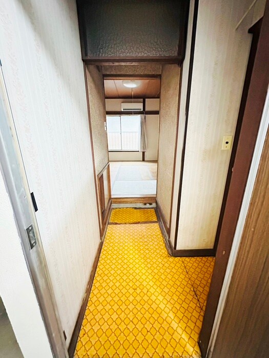 物件内観写真22　(玄関)