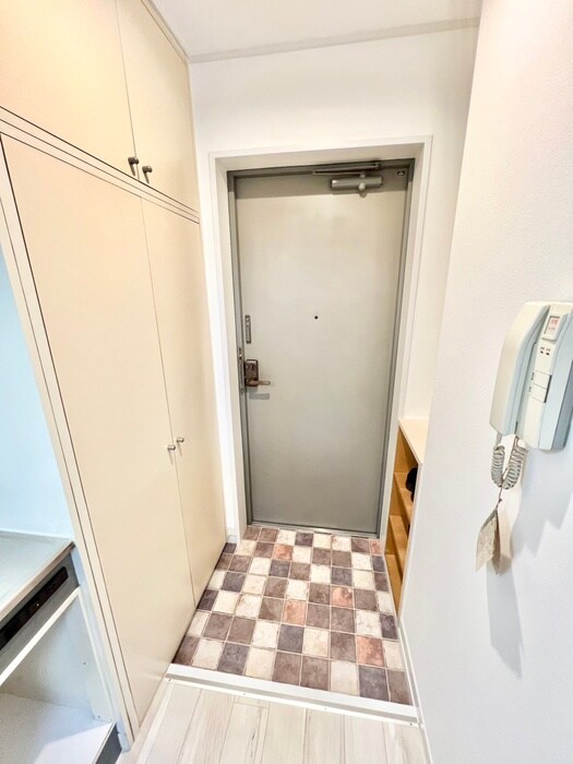 物件内観写真16　(玄関)