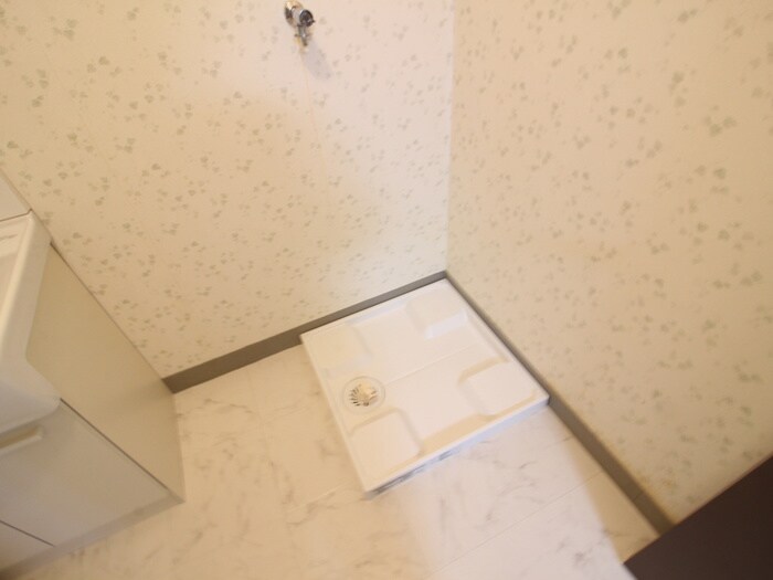 物件内観写真9　(洗濯機置場)