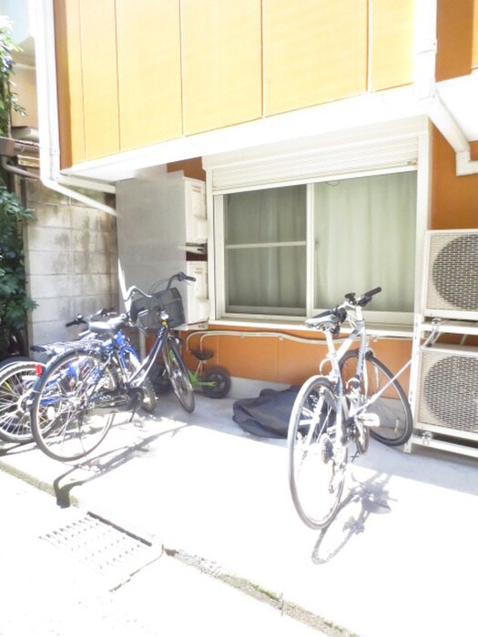 物件外観写真6　(駐輪場)