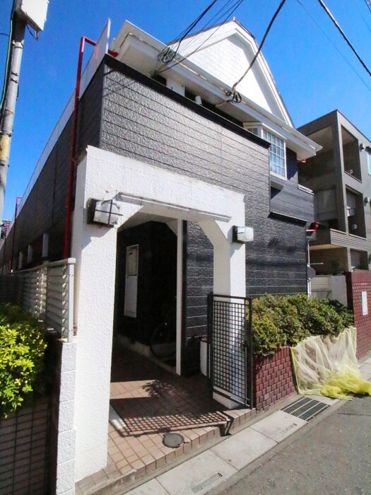 物件外観写真2　(エントランス部分)