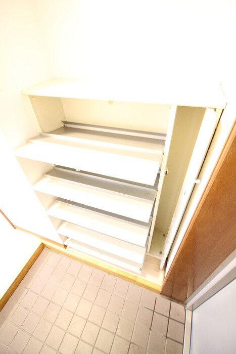 物件内観写真18　(靴箱)