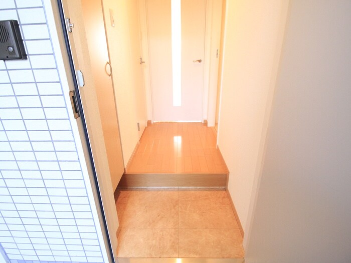 物件内観写真7　(玄関)