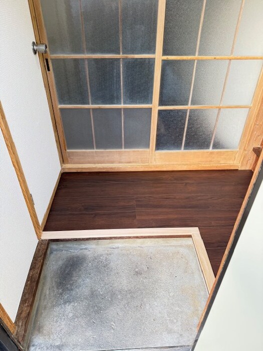 物件内観写真16　(玄関)
