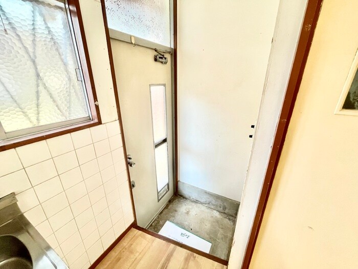 物件内観写真15　(玄関)