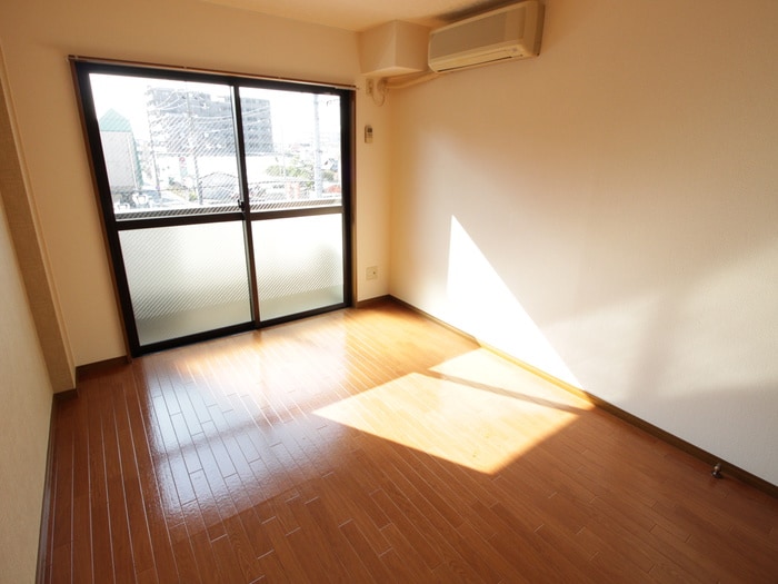 物件内観写真8　(居室)