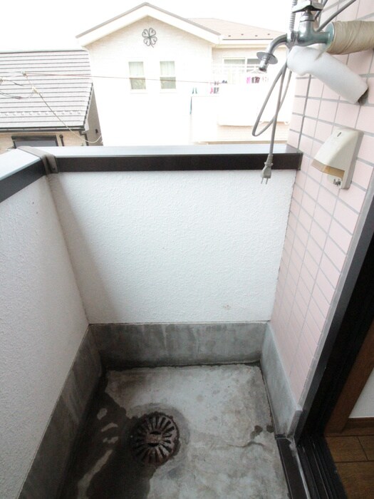 物件内観写真16　(洗濯機置場)