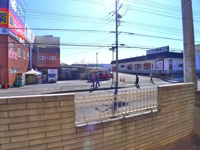 物件内観写真20　(室内からの展望)