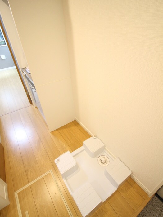 物件内観写真13　(洗濯機置場)