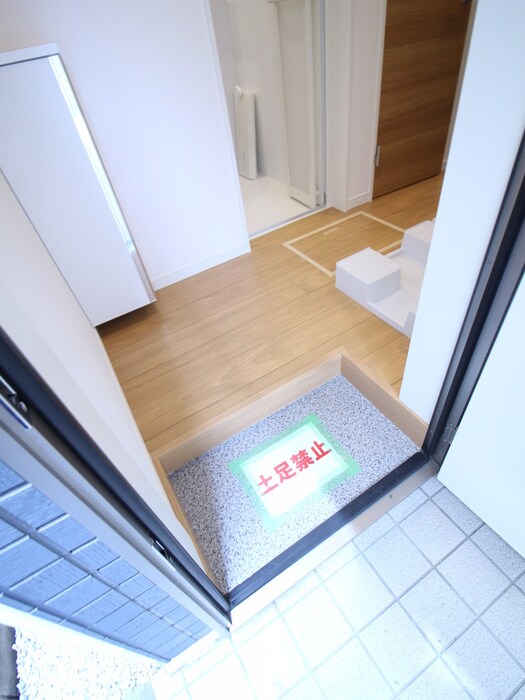 物件内観写真18　(玄関)