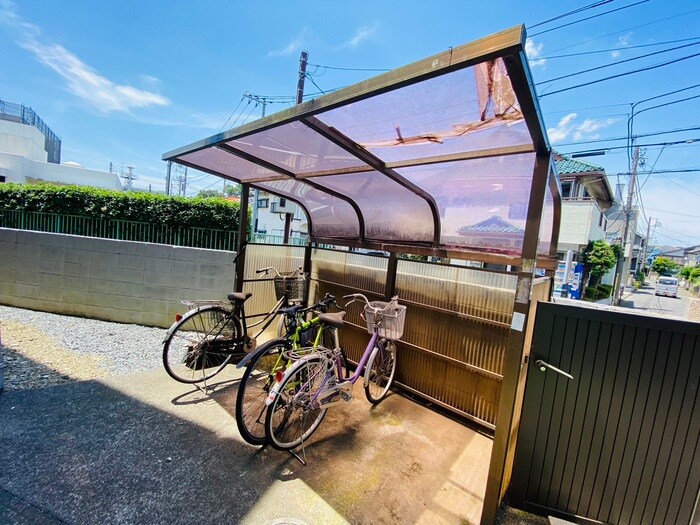 物件外観写真4　(駐輪場)