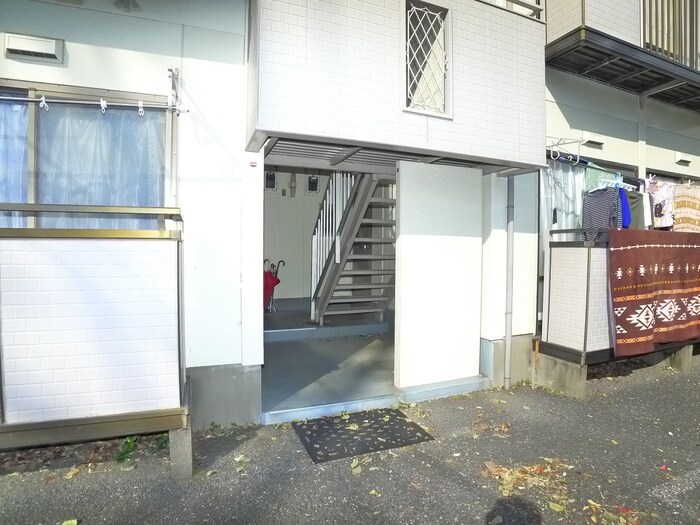 物件外観写真4　(エントランス部分)