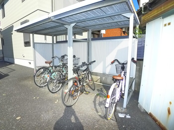 物件外観写真5　(駐輪場)