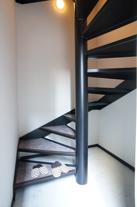 物件内観写真12　(玄関)