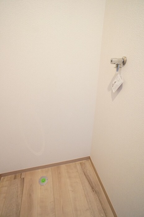 物件内観写真16　(洗濯機置場)