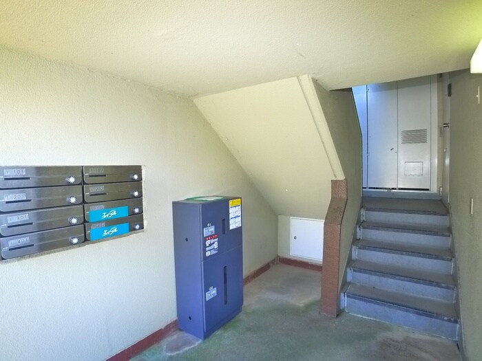 物件外観写真4　(エントランス部分)