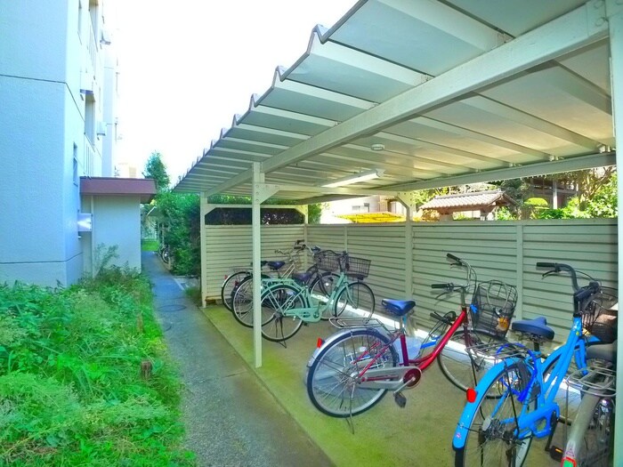 物件外観写真5　(駐輪場)