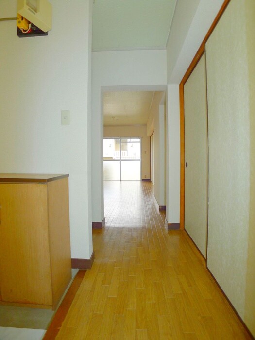 物件内観写真21　(廊下)