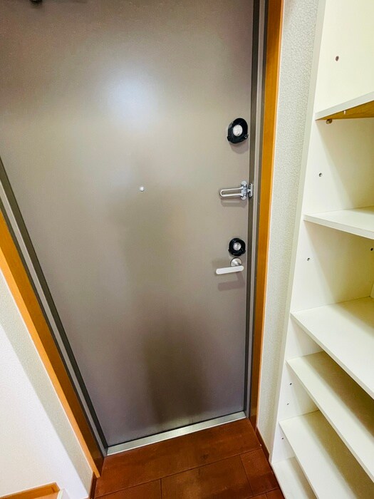 物件内観写真15　(玄関)