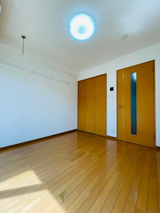 物件内観写真22　(玄関)