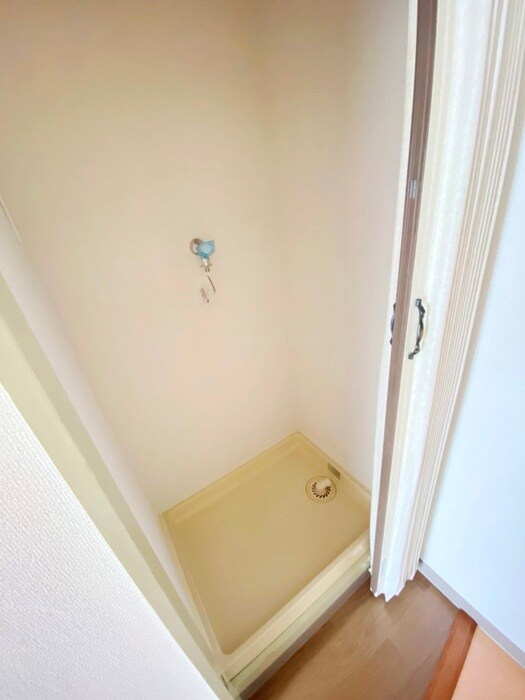 物件内観写真7　(洗濯機置場)