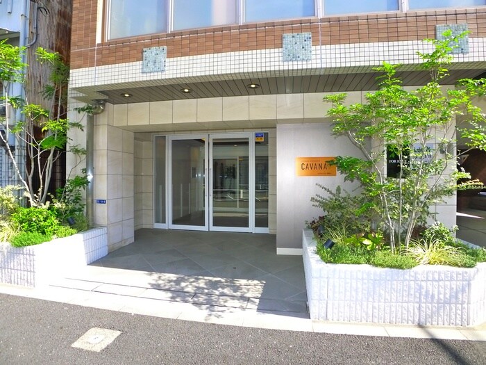 物件外観写真2　(エントランス部分)