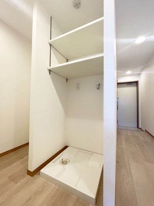 物件内観写真13　(洗濯機置場)