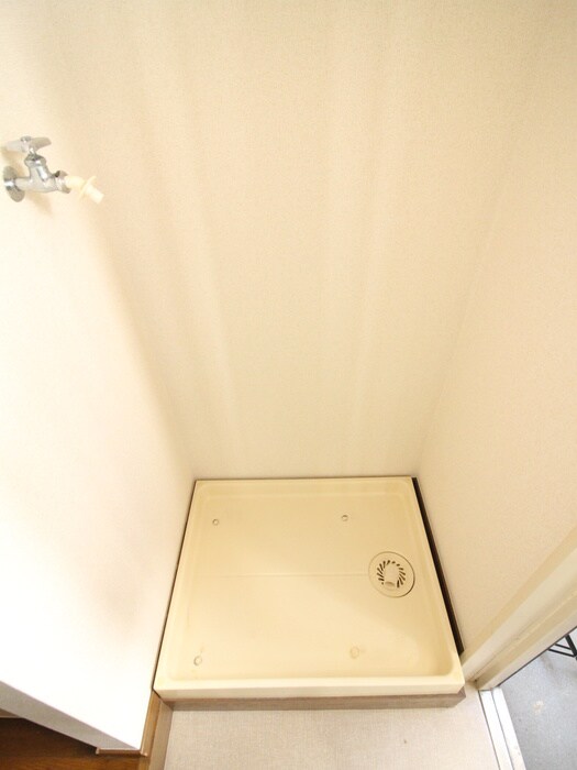 物件内観写真12　(洗濯機置場)