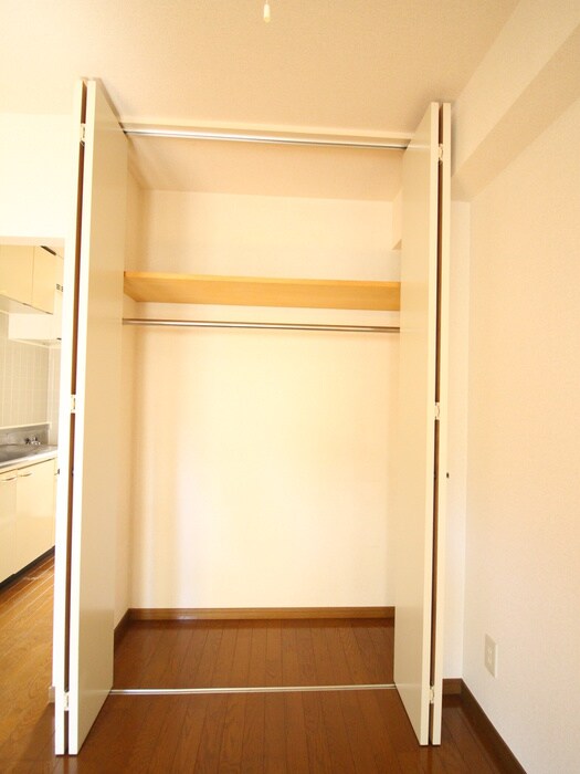 物件内観写真13　(収納)