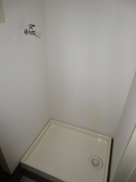 物件内観写真14　(洗濯機置場)