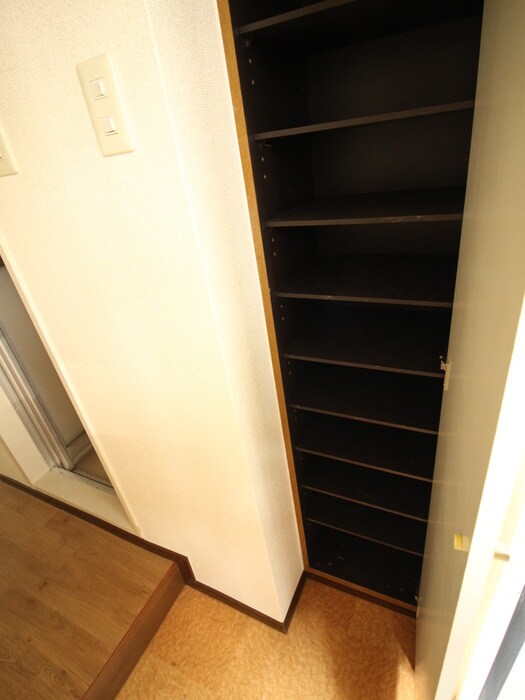 物件内観写真15　(靴箱)