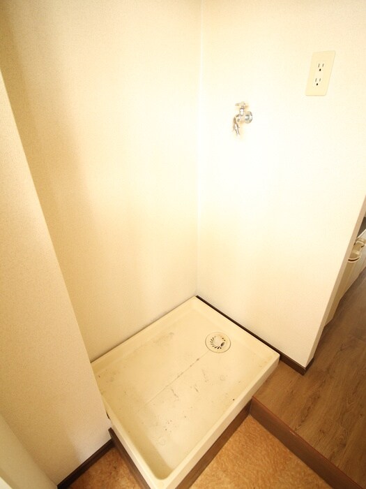 物件内観写真18　(洗濯機置場)