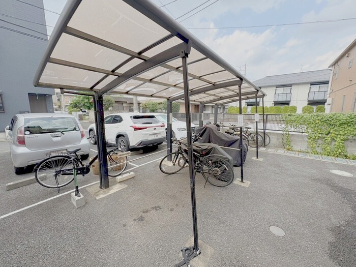 物件外観写真5　(駐車場)