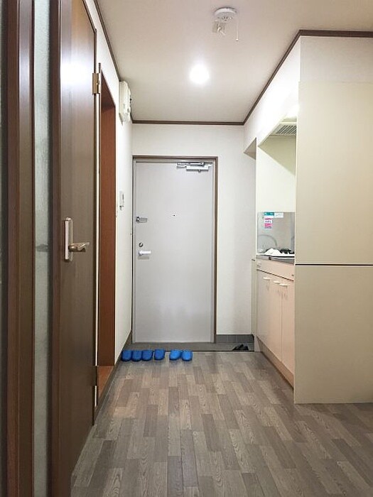物件内観写真13　(玄関)