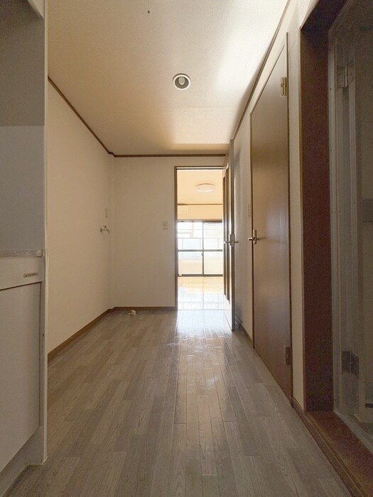 物件内観写真18　(廊下)