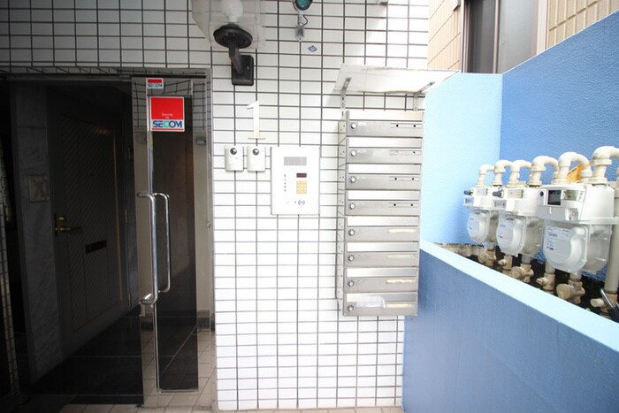 物件外観写真5　(エントランス部分)