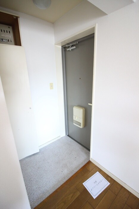 物件内観写真10　(玄関)