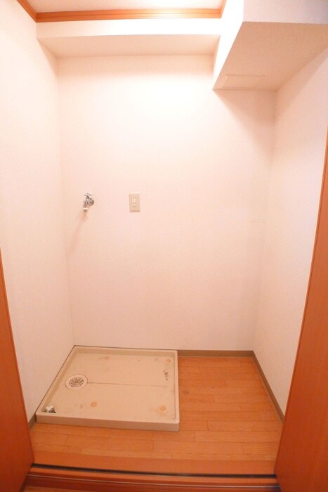 物件内観写真12　(洗濯機置場)