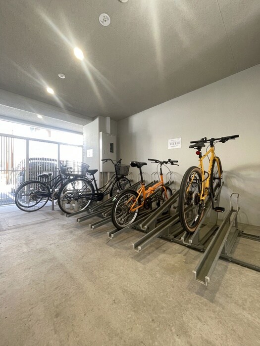 物件外観写真6　(駐輪場)